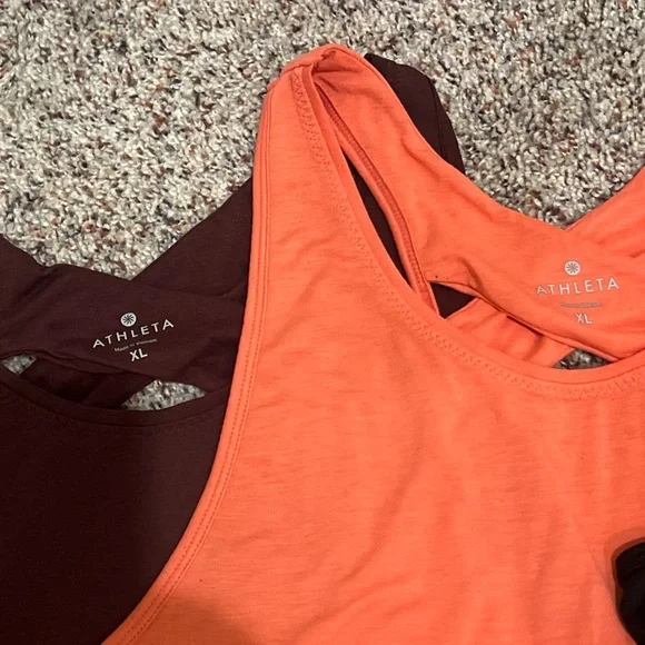 Women’s Assortment of XL Workout Tanks - Picture 3 of 4